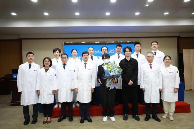 知名歌手在浙江接受心肝移植手术今天出院！本人发长文：感谢祖国感谢杭州(图2)