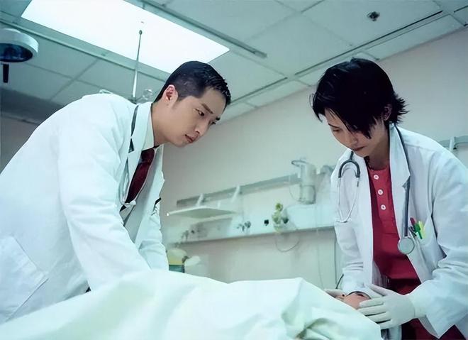 别再看《巨塔之后》强推5部医疗职业剧看完秒懂啥叫紧张刺激(图19)
